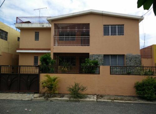 VIVIENDA DE 2 NIVELES EN FRANCONIA